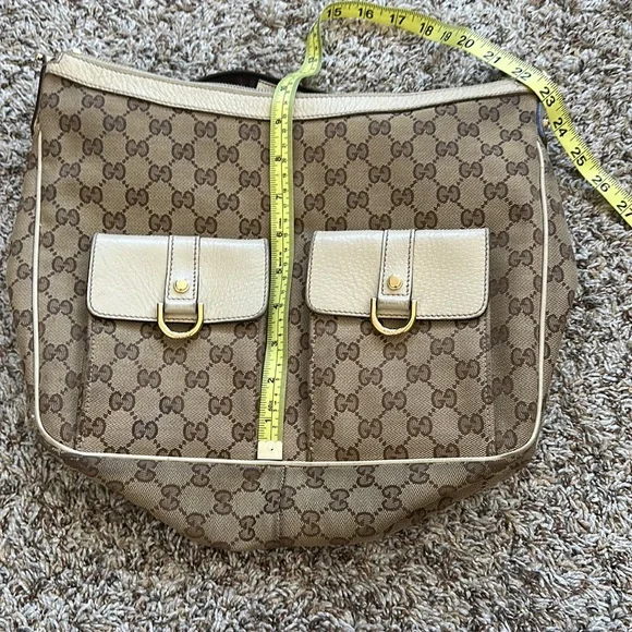 Gucci bag pretty good condition. I love this bag. Very versatile - Picture 9 of 12